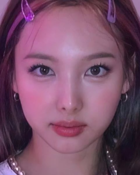 Наён (TWICE): пропорции лица, место 43